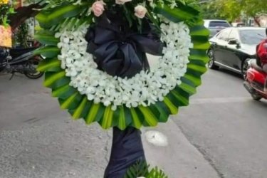 Cửa hàng bán vòng hoa tang lễ đẹp tại quận 10 chất lượng